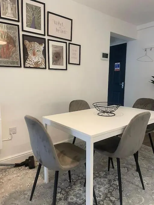 Exquisite Long-Term Living In Cardiff'S Heart Apartment  Cardiff